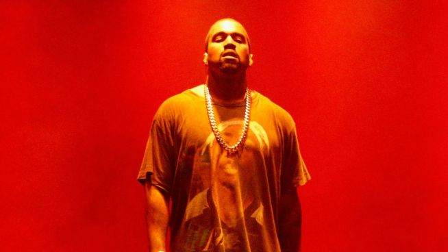 Kanye wird bei Twitter rausgeworfen, pinkelt auf Grammy & nennt sich Moses